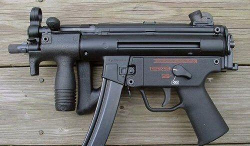 无限法则MP5使用技巧有哪些？如何有效使用MP5？  第2张